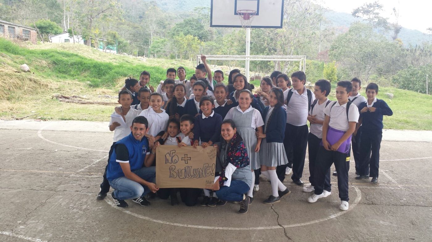 Campaña escolar de prevención del bullying con estudiantes y facilitadores